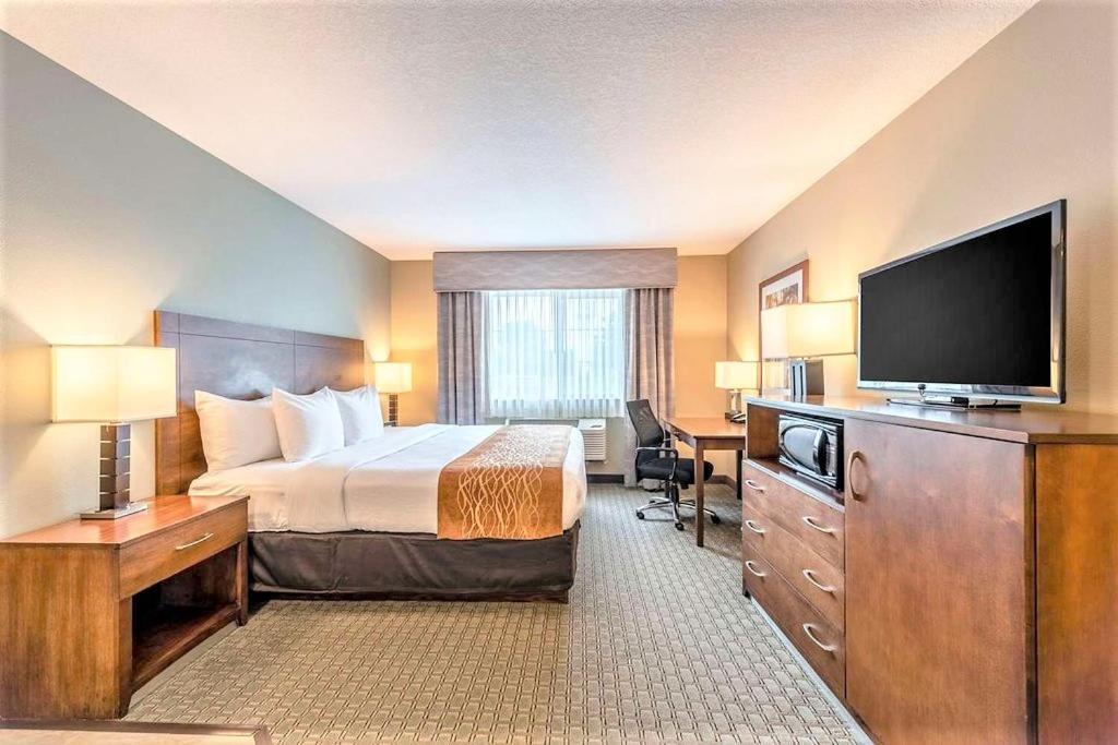 Amerivu Inn And Suites - Chisago City Экстерьер фото