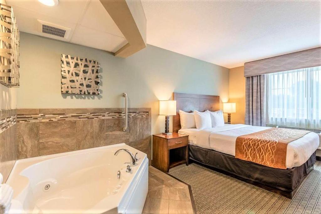 Amerivu Inn And Suites - Chisago City Экстерьер фото