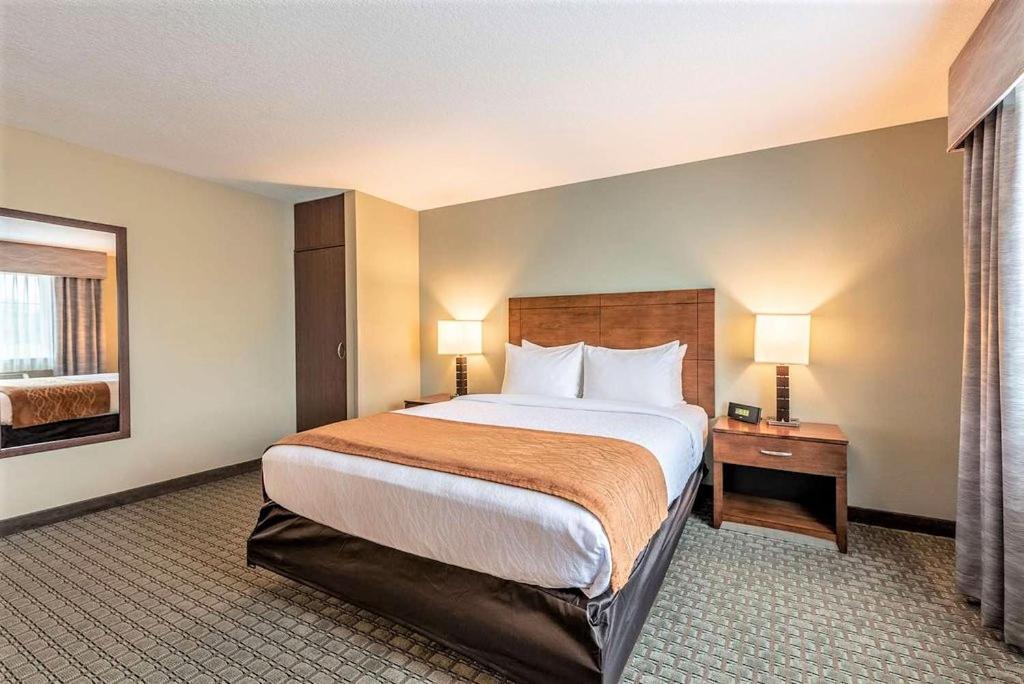 Amerivu Inn And Suites - Chisago City Экстерьер фото