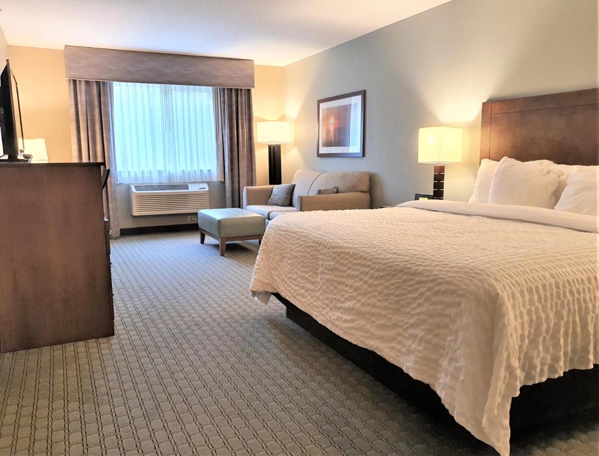 Amerivu Inn And Suites - Chisago City Экстерьер фото