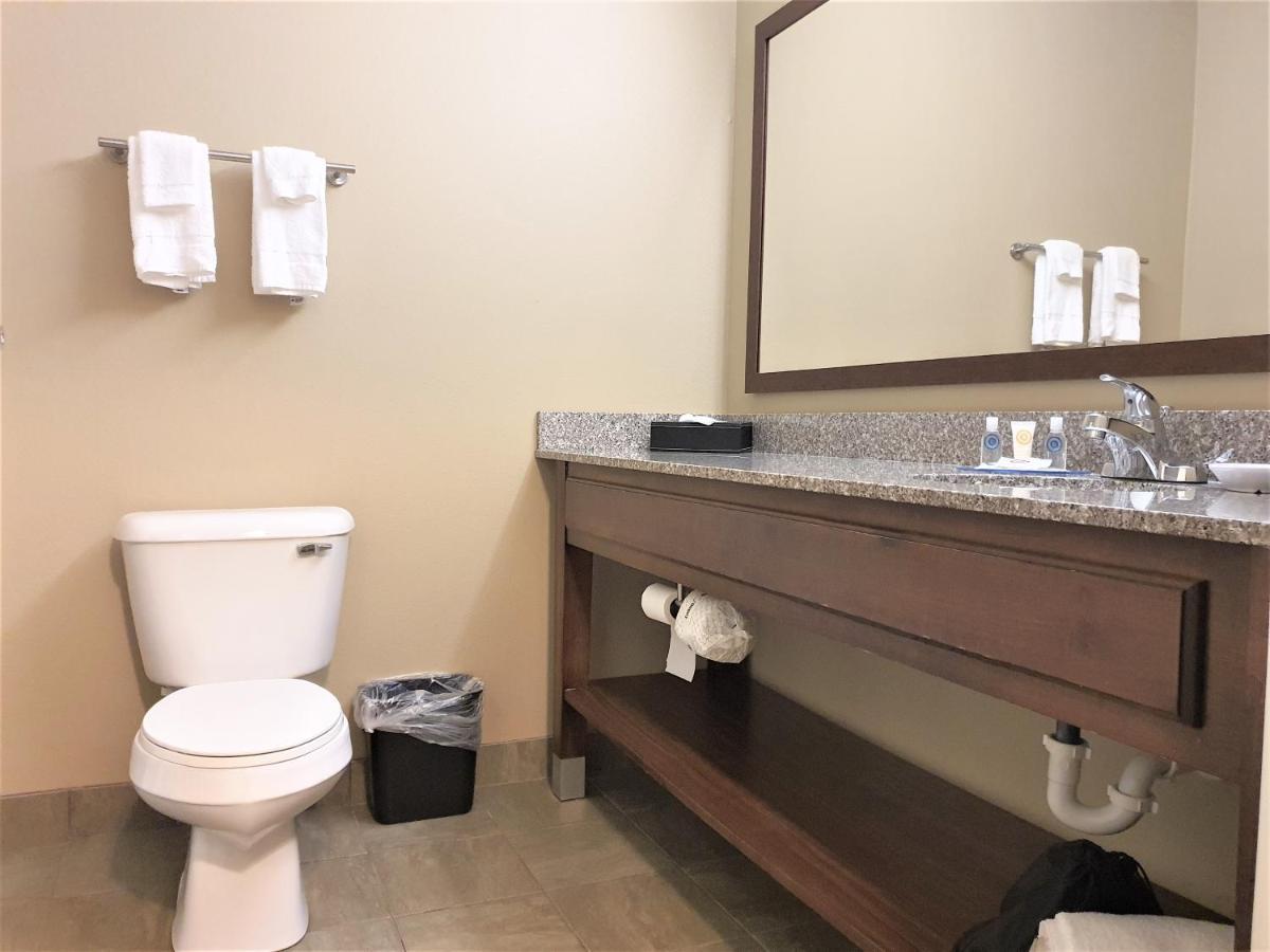 Amerivu Inn And Suites - Chisago City Экстерьер фото