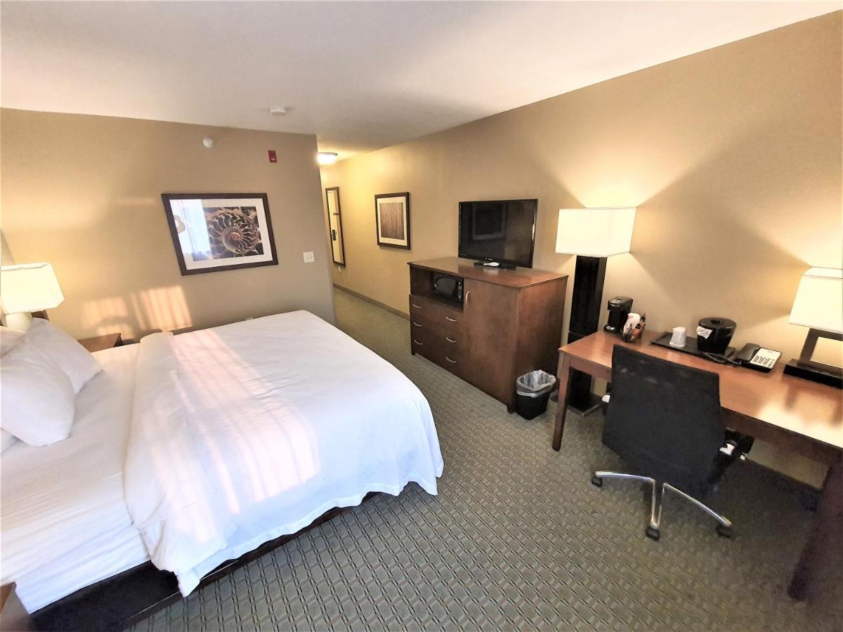 Amerivu Inn And Suites - Chisago City Экстерьер фото