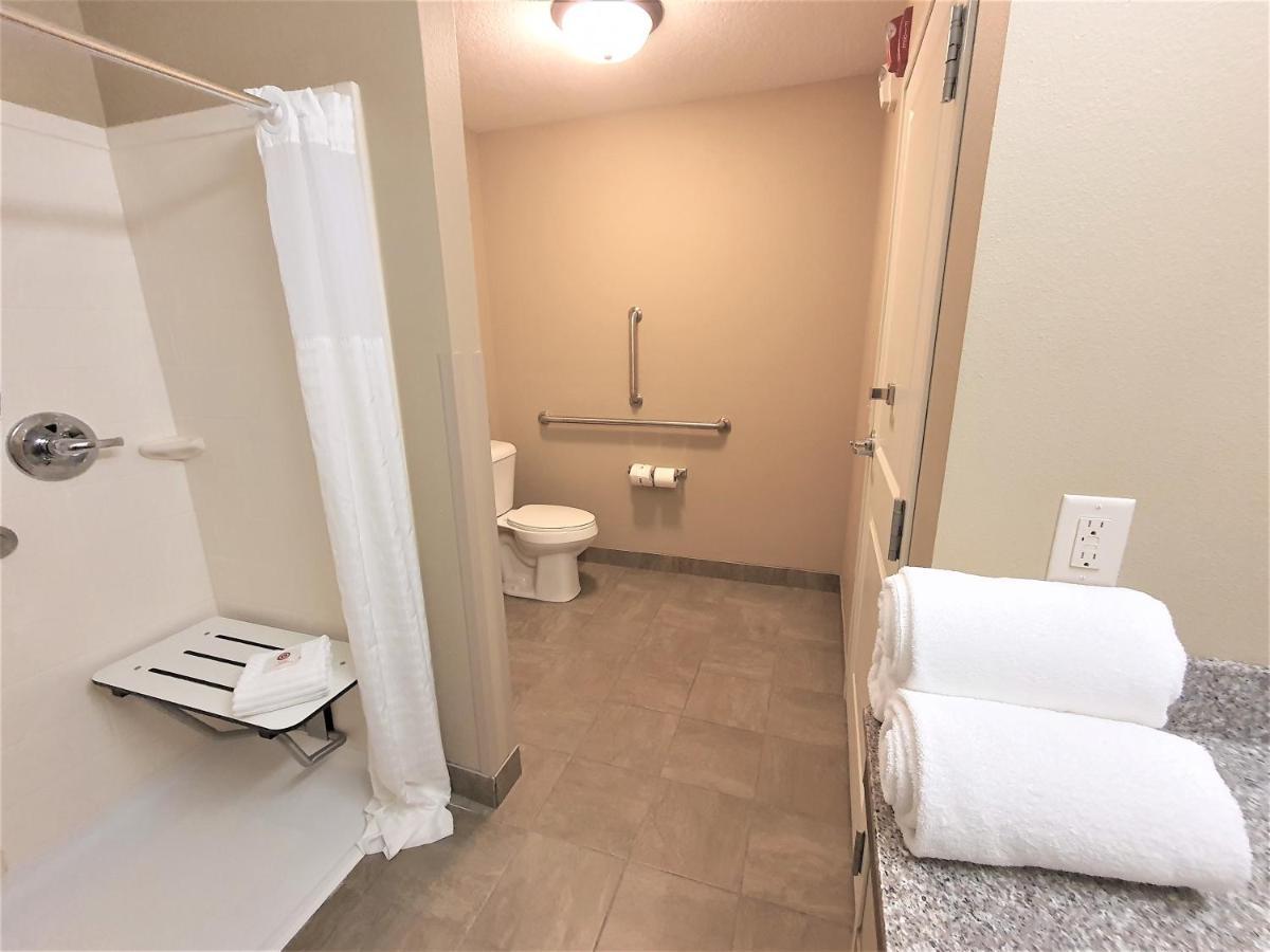 Amerivu Inn And Suites - Chisago City Экстерьер фото