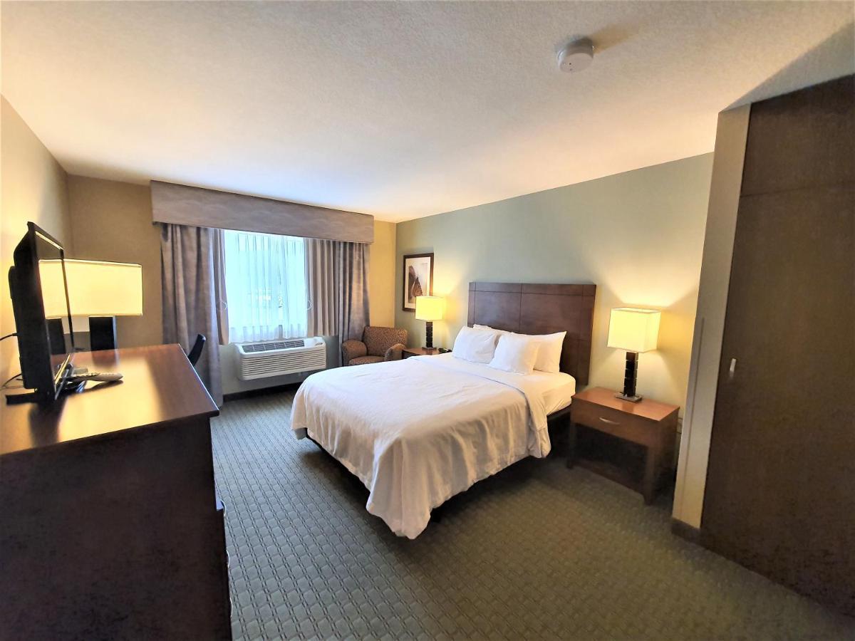 Amerivu Inn And Suites - Chisago City Экстерьер фото
