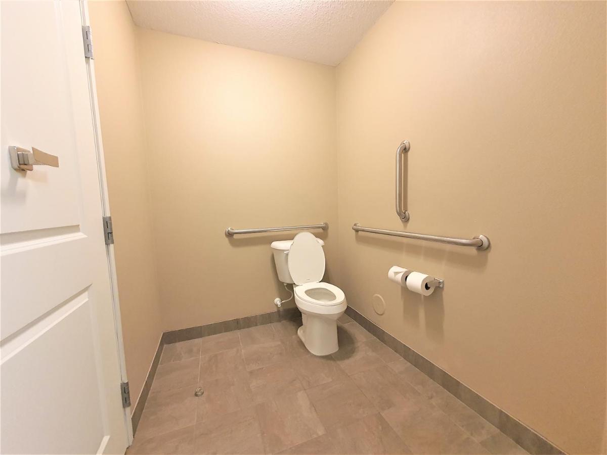 Amerivu Inn And Suites - Chisago City Экстерьер фото