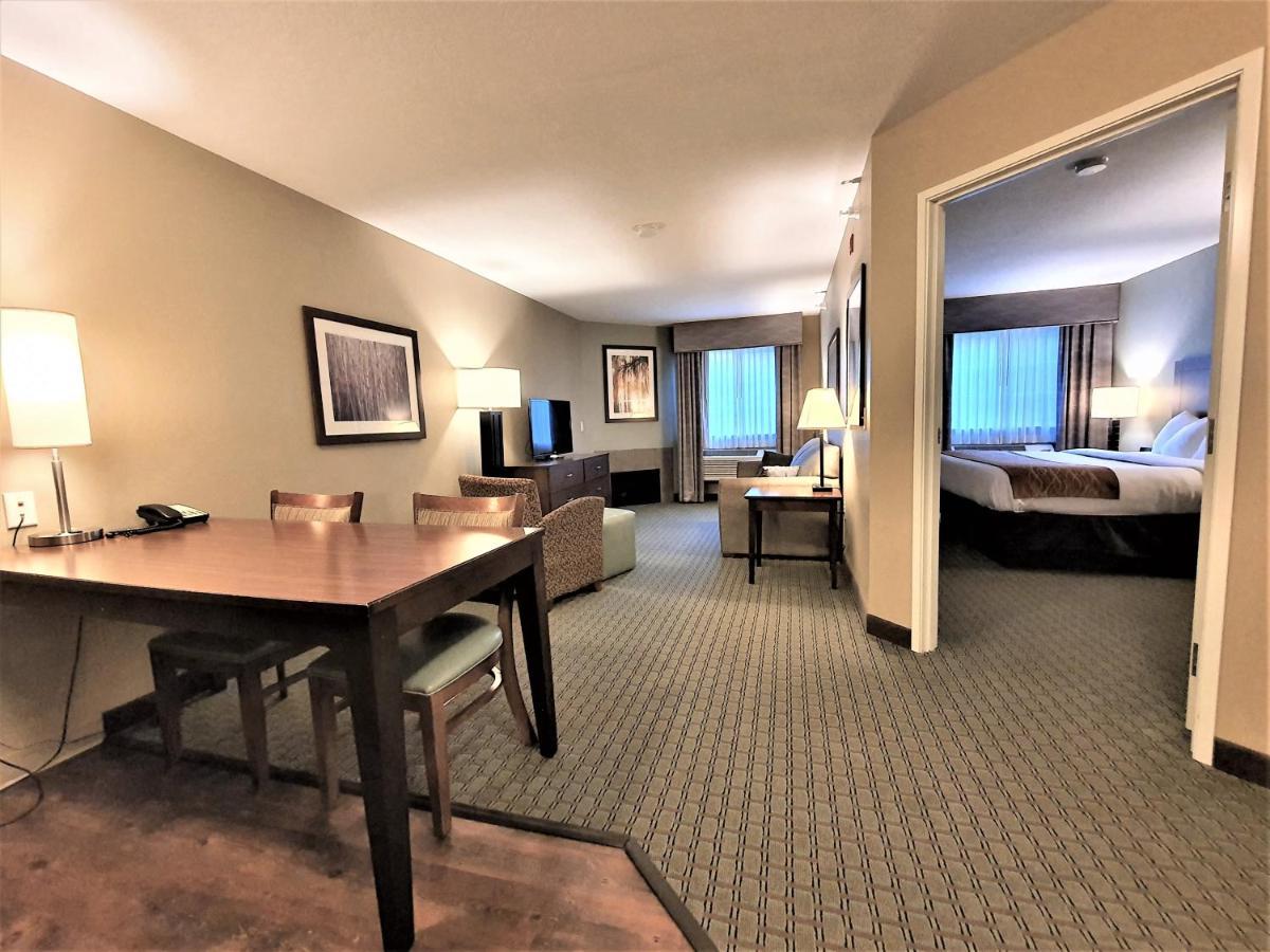 Amerivu Inn And Suites - Chisago City Экстерьер фото