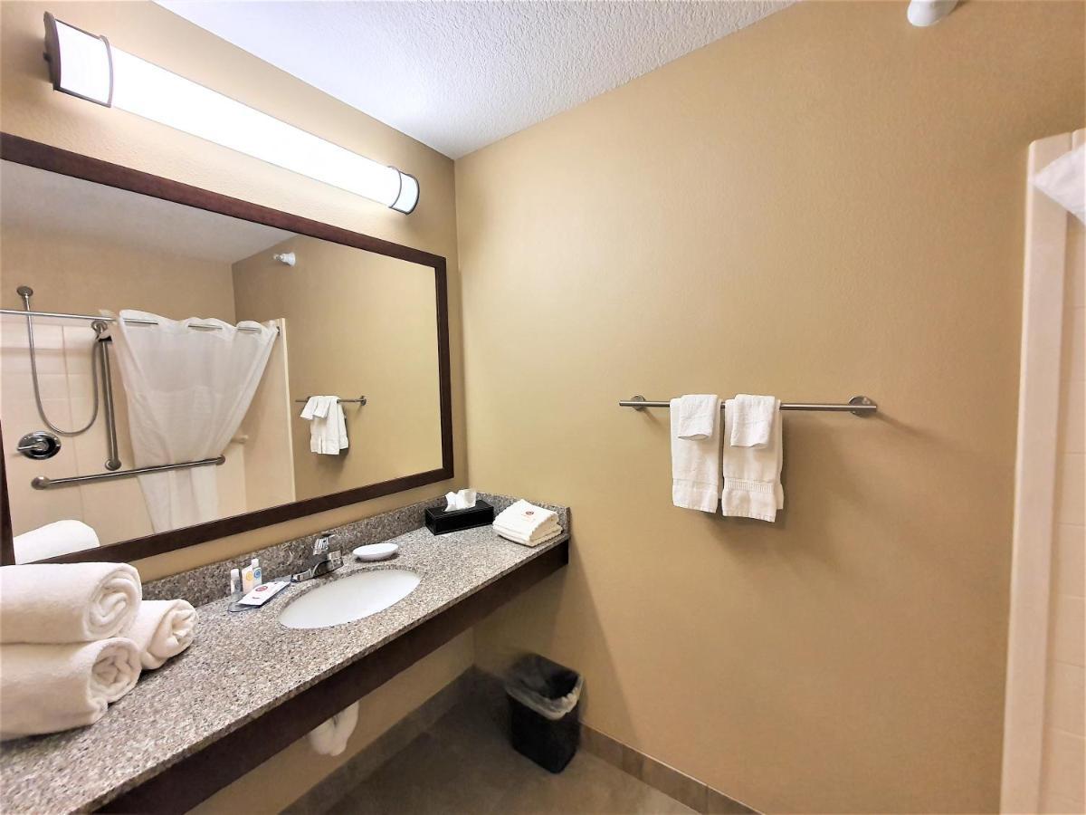 Amerivu Inn And Suites - Chisago City Экстерьер фото