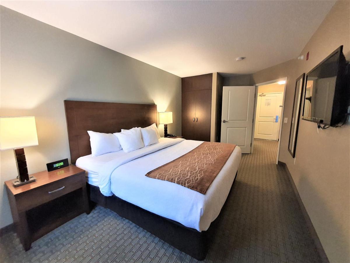 Amerivu Inn And Suites - Chisago City Экстерьер фото