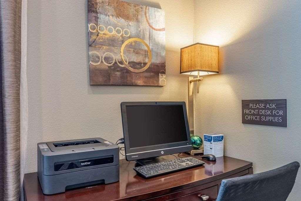 Amerivu Inn And Suites - Chisago City Удобства фото